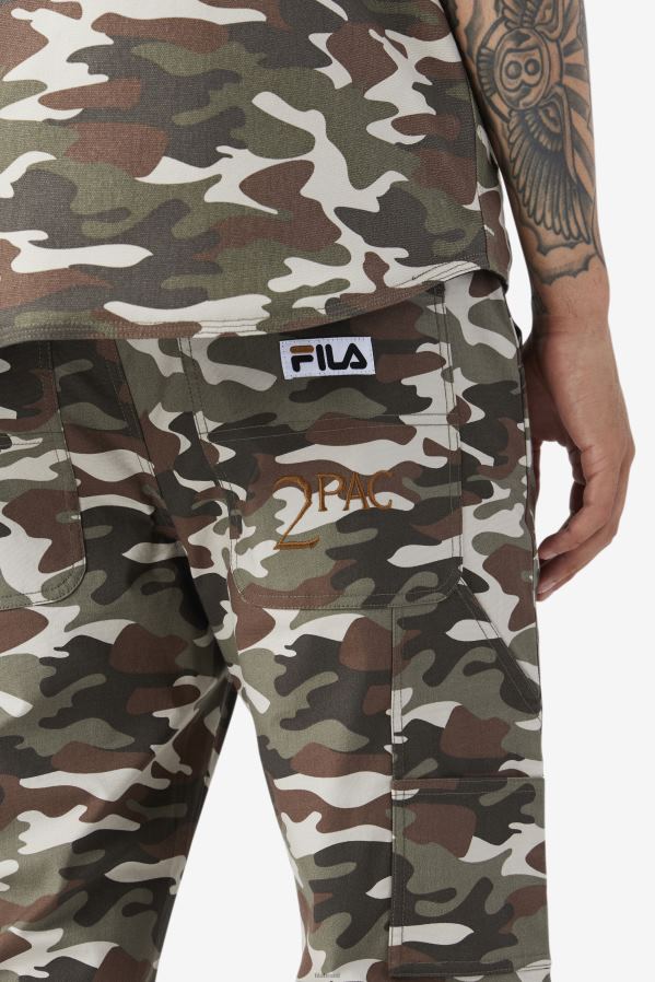 estampa camuflada FILA calça cargo 2pac fila camo print HXJFD716